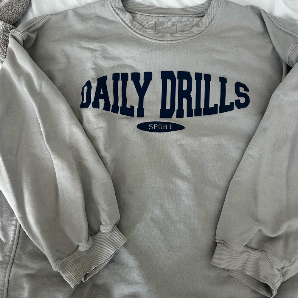 Daily Drills oversized crew in Tan